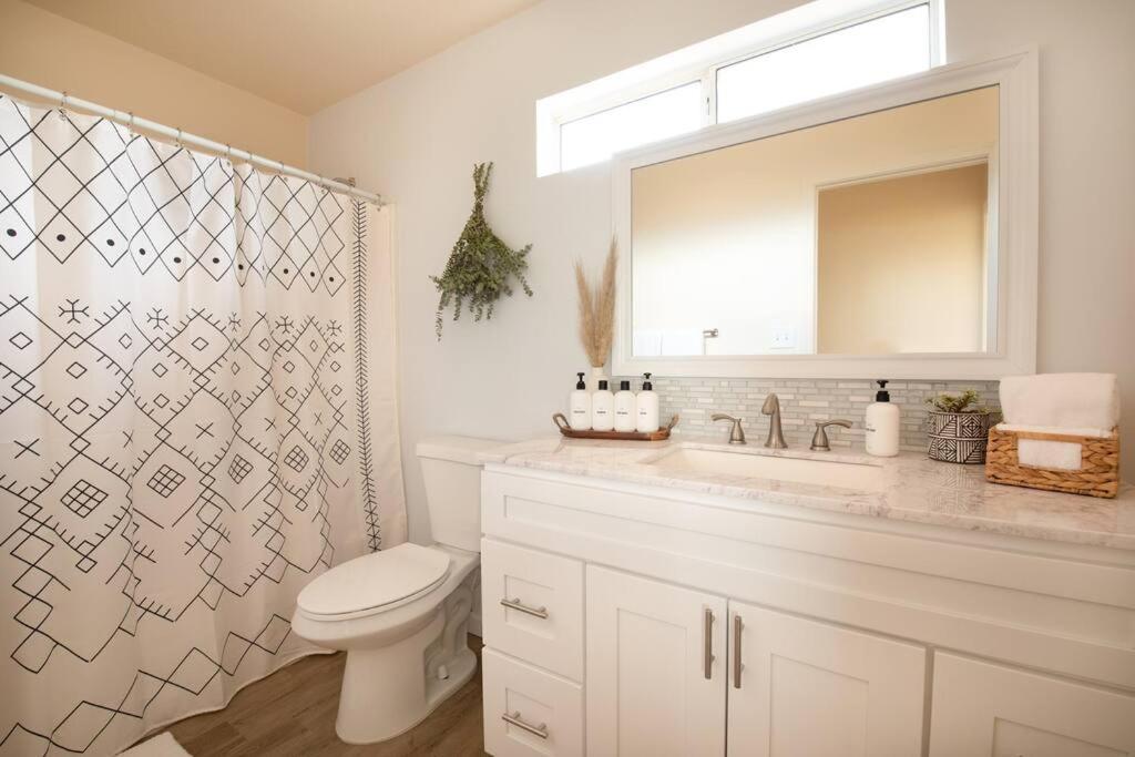 Cryptic Cabin-Tranquil Bohemian Getaway W/Hot Tub Yucca Valley Ngoại thất bức ảnh