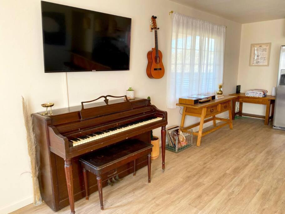 Cryptic Cabin-Tranquil Bohemian Getaway W/Hot Tub Yucca Valley Ngoại thất bức ảnh